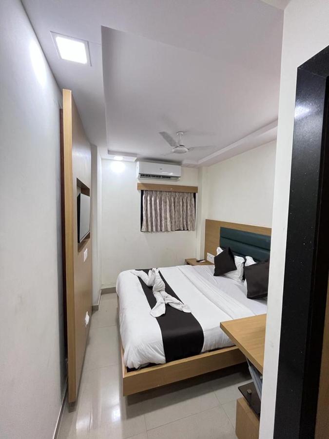 Hotel Sai Grand Residency Mumbai  Buitenkant foto